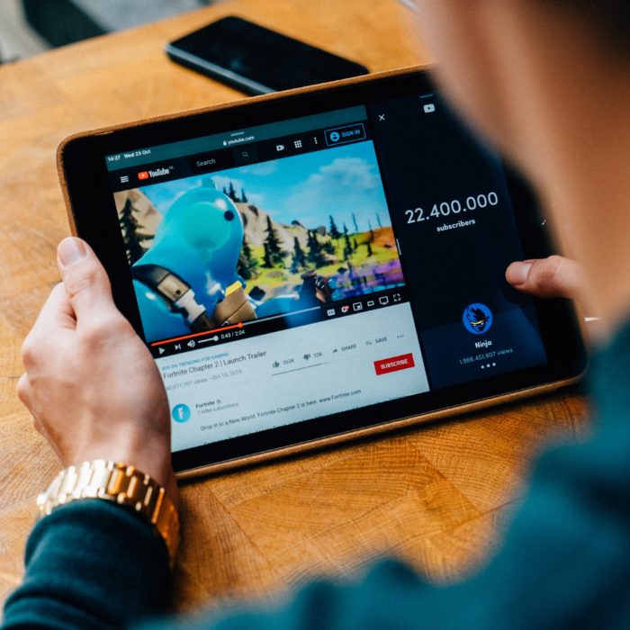 how to turn on closed captioning on youtube mobile app devices