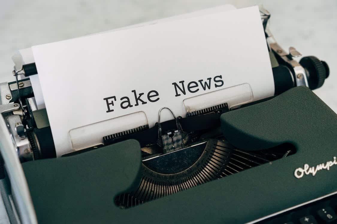 Fake news in a typewriter